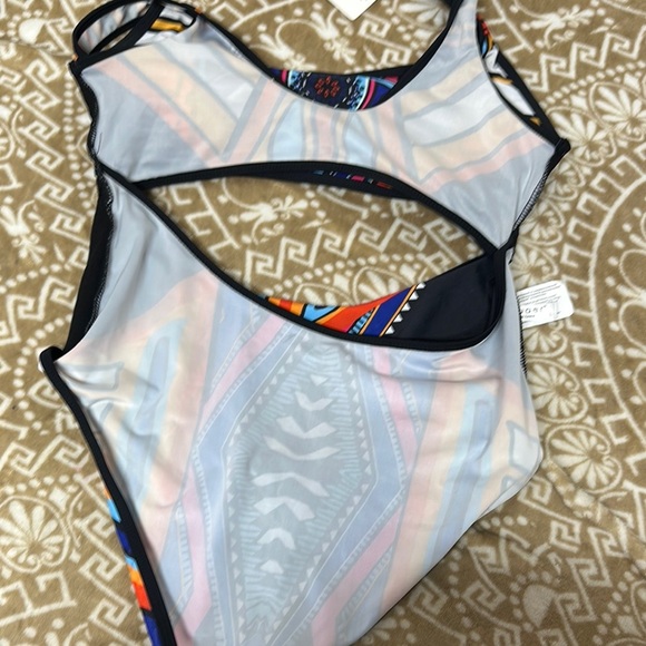 Ekouaer Black and Blue multicolored One Piece Swimsuit with Cut-Out Design - Picture 10 of 10